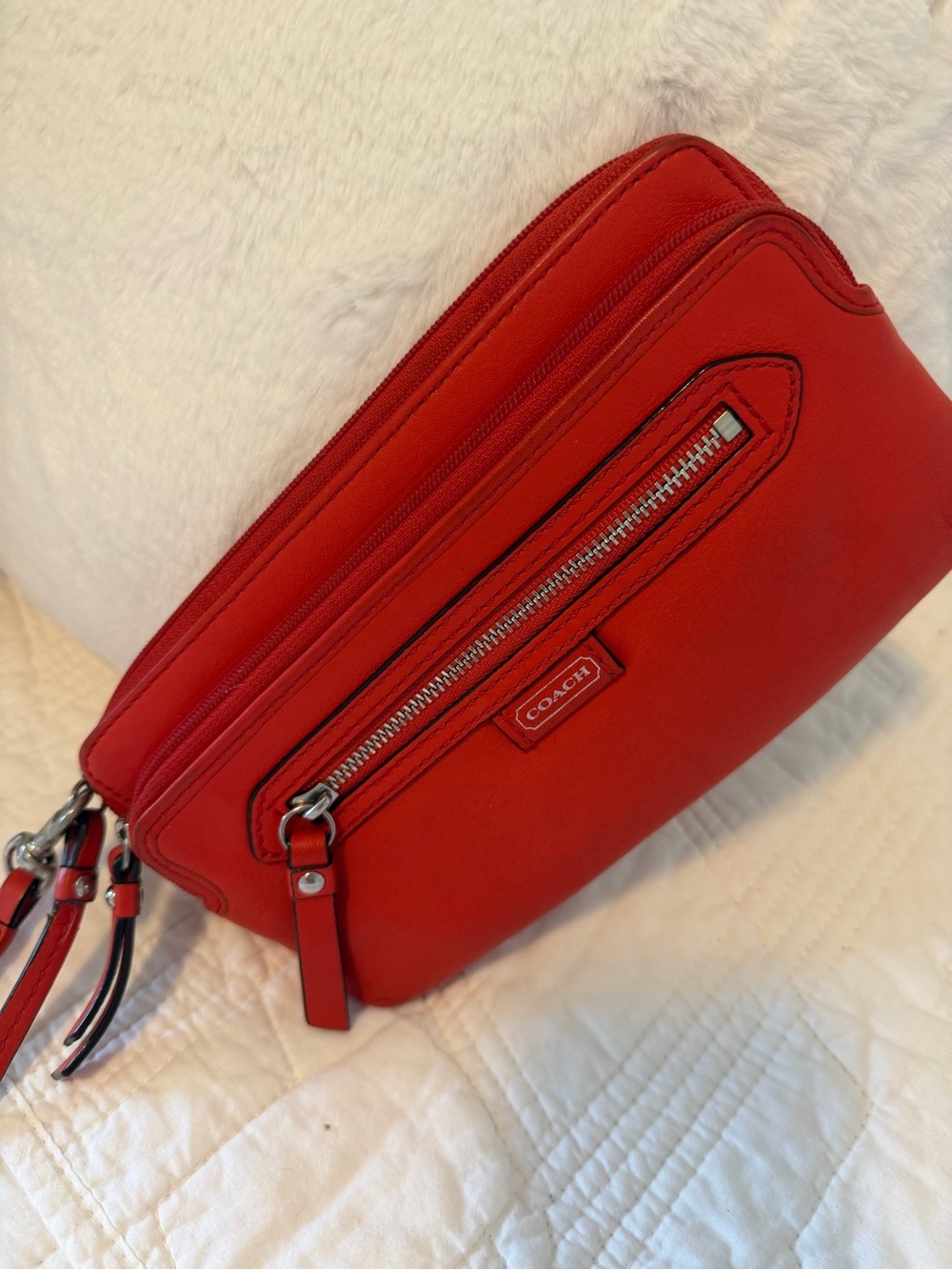 Coach Red Leather Wristlet Wallet 8x5 - Picture 3 of 9